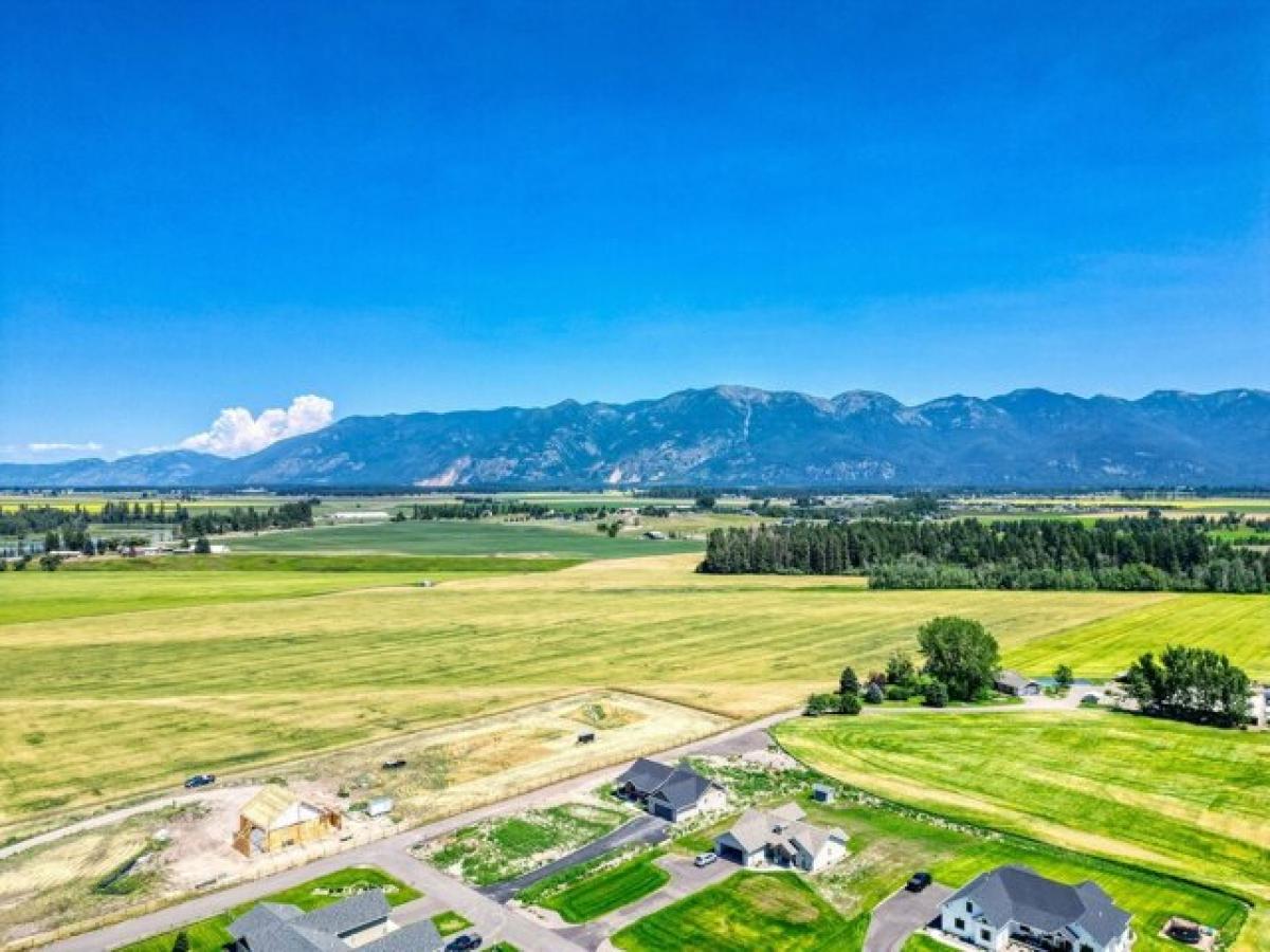 Picture of Home For Sale in Kalispell, Montana, United States