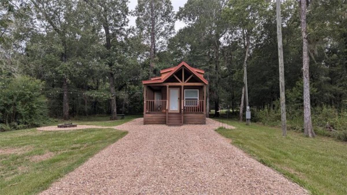 Picture of Home For Sale in Cleveland, Texas, United States