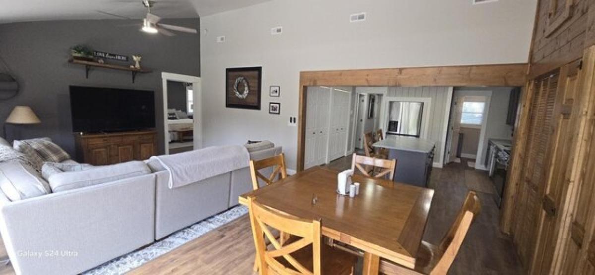 Picture of Home For Sale in Houghton Lake, Michigan, United States