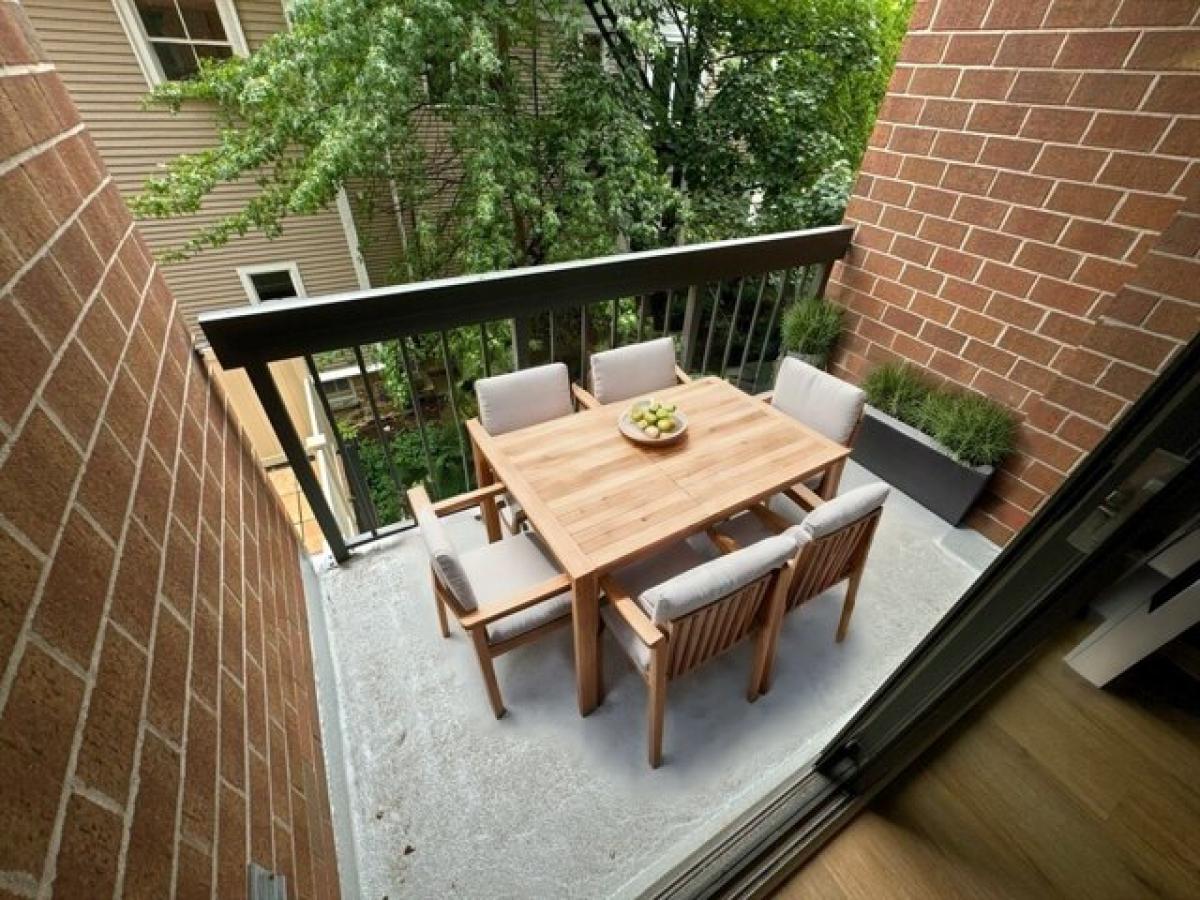 Picture of Home For Sale in Brookline, Massachusetts, United States