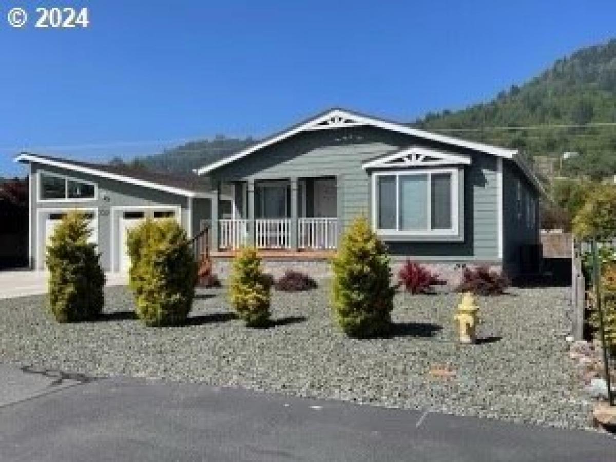 Picture of Home For Sale in Brookings, Oregon, United States