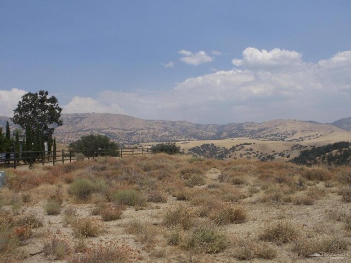 Picture of Residential Land For Sale in Tehachapi, California, United States