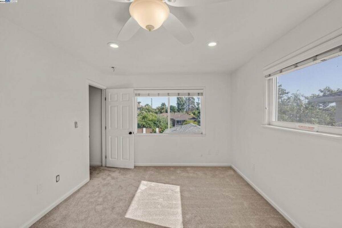 Picture of Home For Sale in San Leandro, California, United States