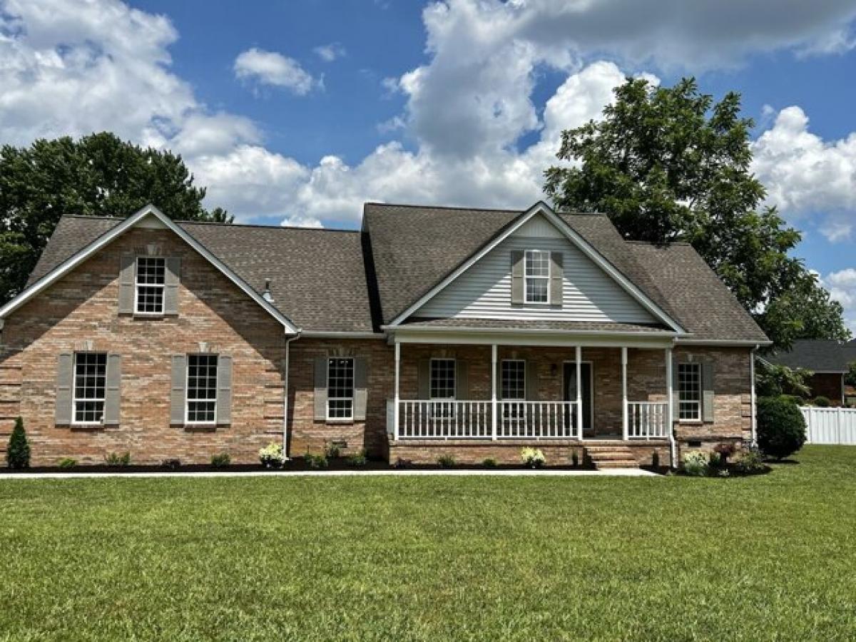 Picture of Home For Sale in Tullahoma, Tennessee, United States