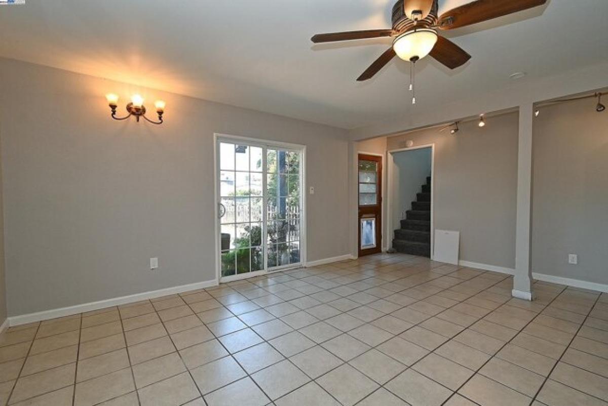 Picture of Home For Sale in San Leandro, California, United States