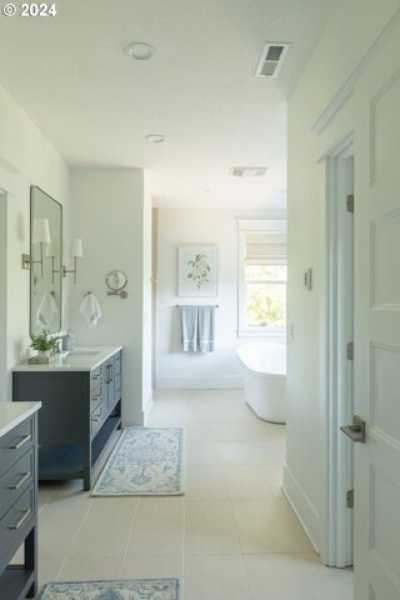 Home For Sale in Washougal, Washington