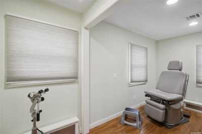 Home For Sale in Plainview, New York