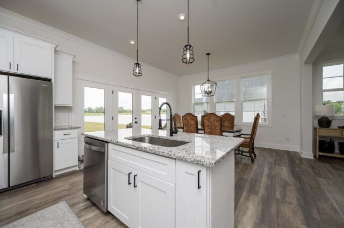 Picture of Home For Sale in Manchester, Tennessee, United States