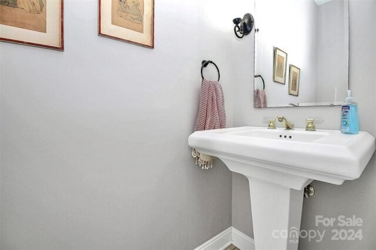 Picture of Home For Sale in Cornelius, North Carolina, United States