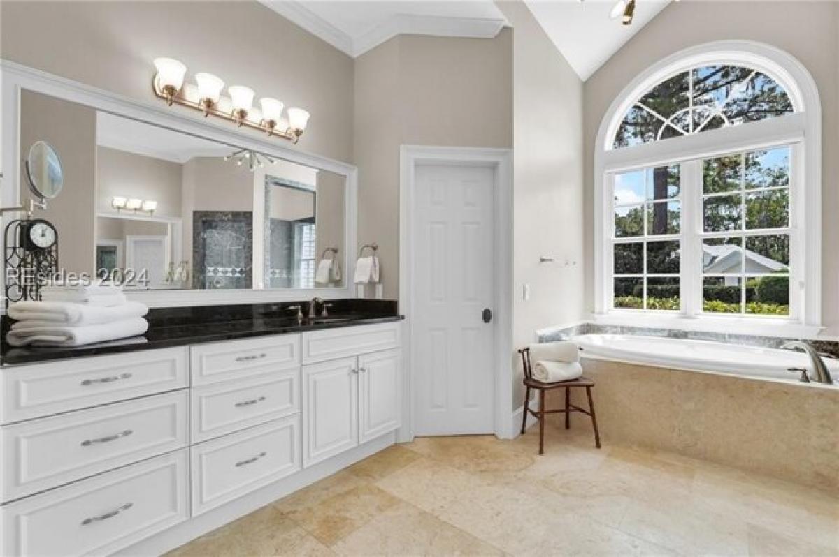 Picture of Home For Sale in Bluffton, South Carolina, United States