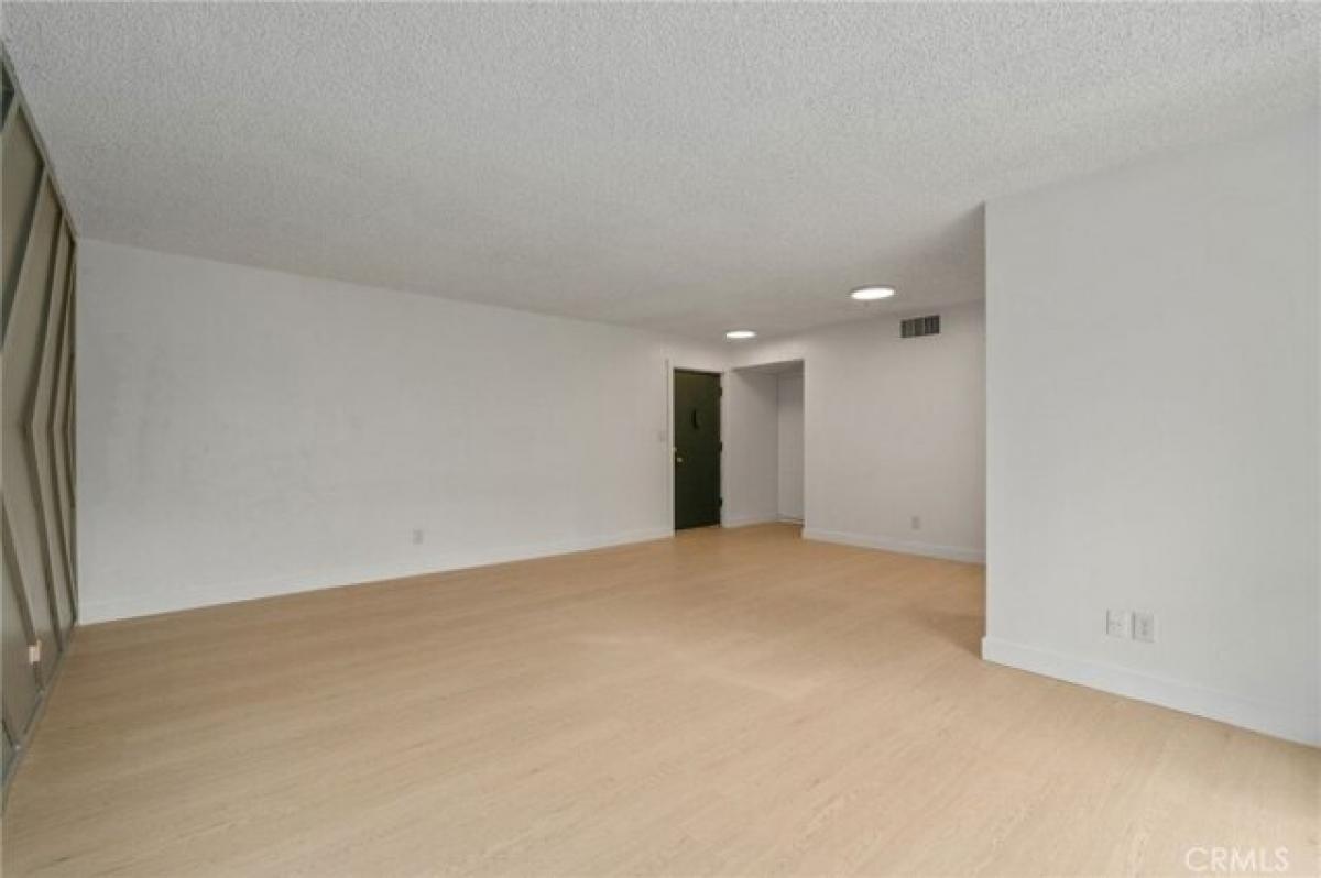 Picture of Home For Sale in Pasadena, California, United States