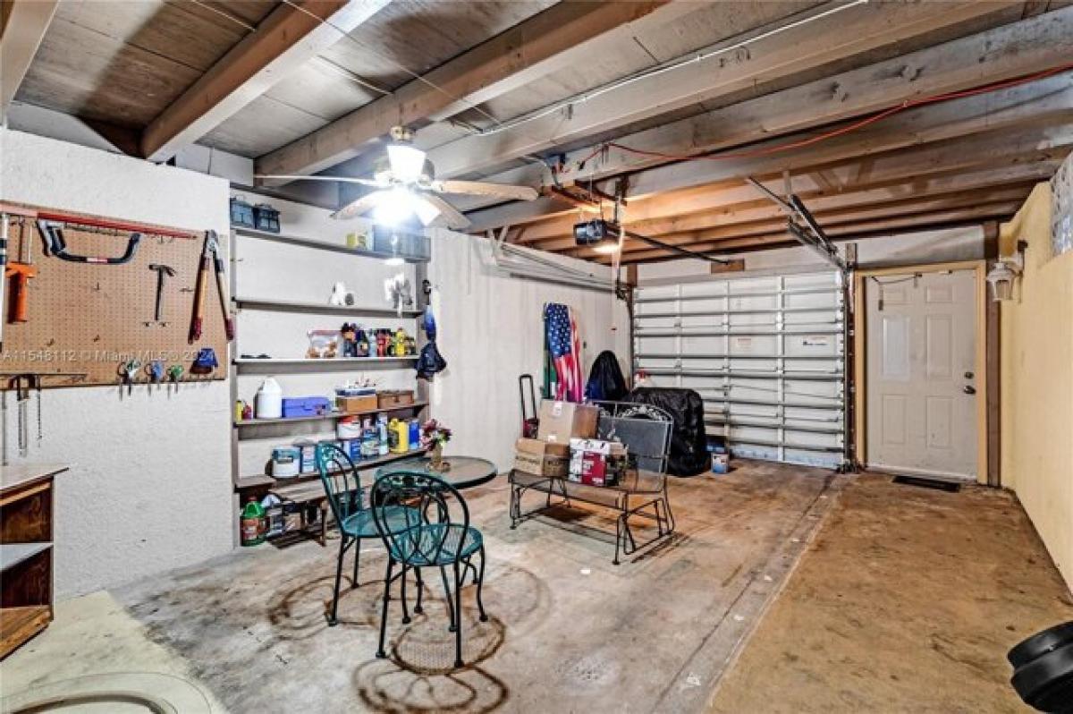 Picture of Home For Sale in Hialeah, Florida, United States