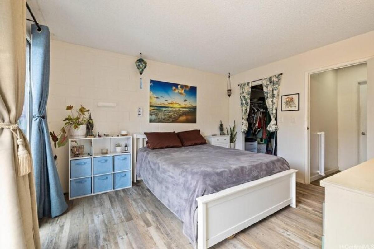 Picture of Home For Sale in Aiea, Hawaii, United States