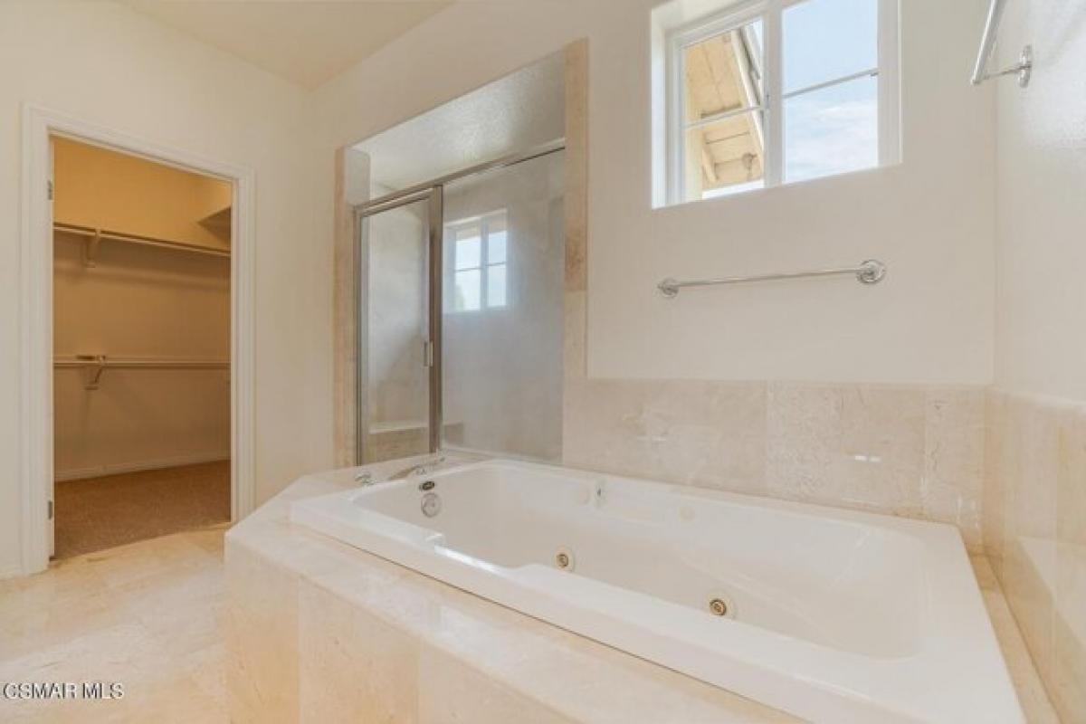 Picture of Home For Sale in Calabasas, California, United States