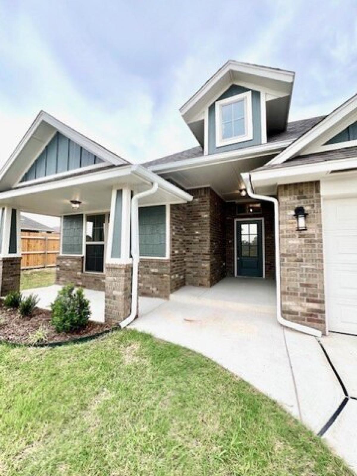 Picture of Home For Sale in Piedmont, Oklahoma, United States