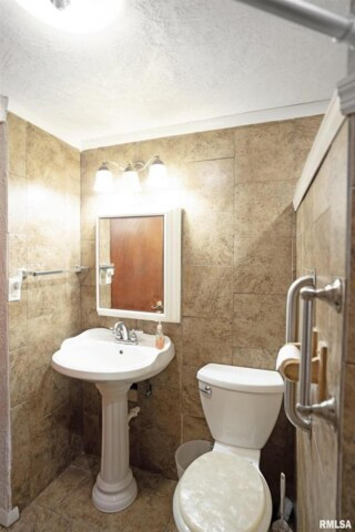 Picture of Home For Sale in Peoria, Illinois, United States