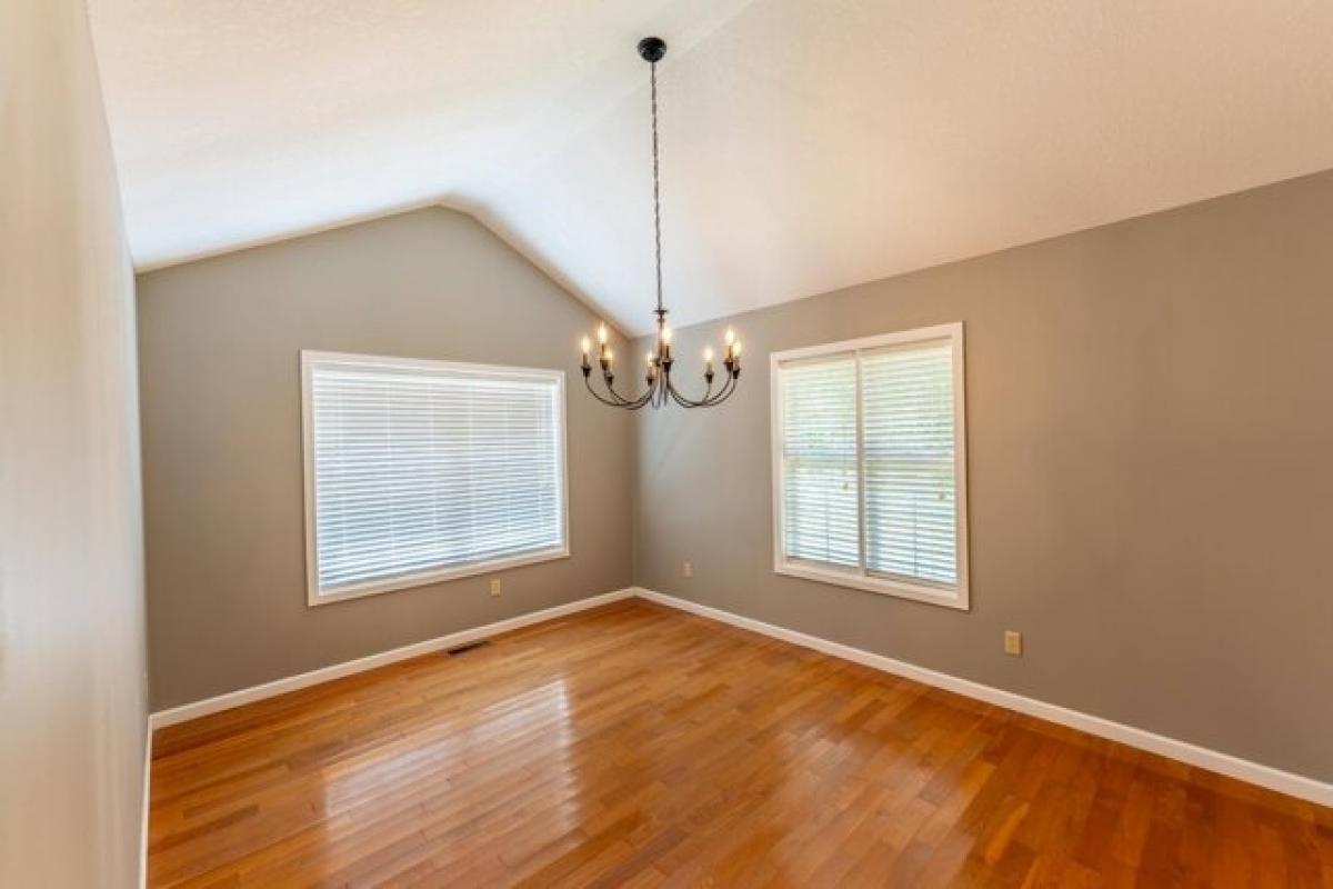 Picture of Home For Sale in Jamestown, Tennessee, United States