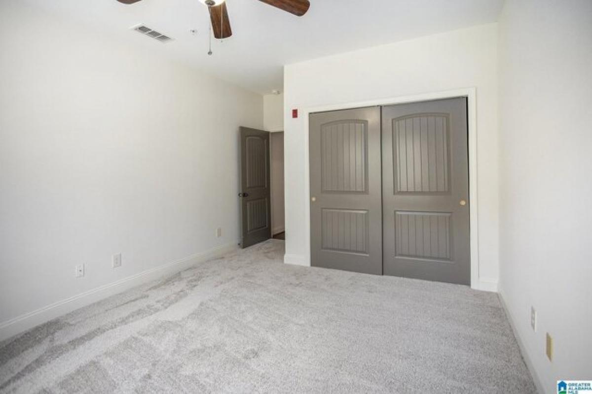 Picture of Home For Sale in Hoover, Alabama, United States