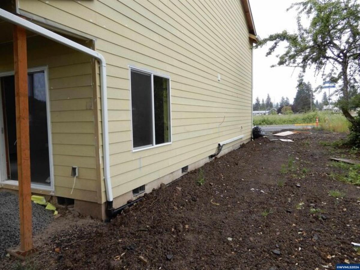 Picture of Home For Sale in Lebanon, Oregon, United States