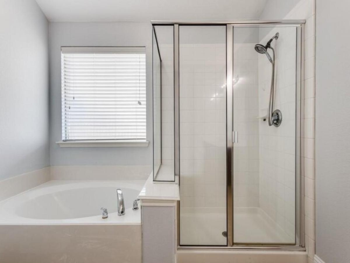 Picture of Home For Sale in Little Elm, Texas, United States