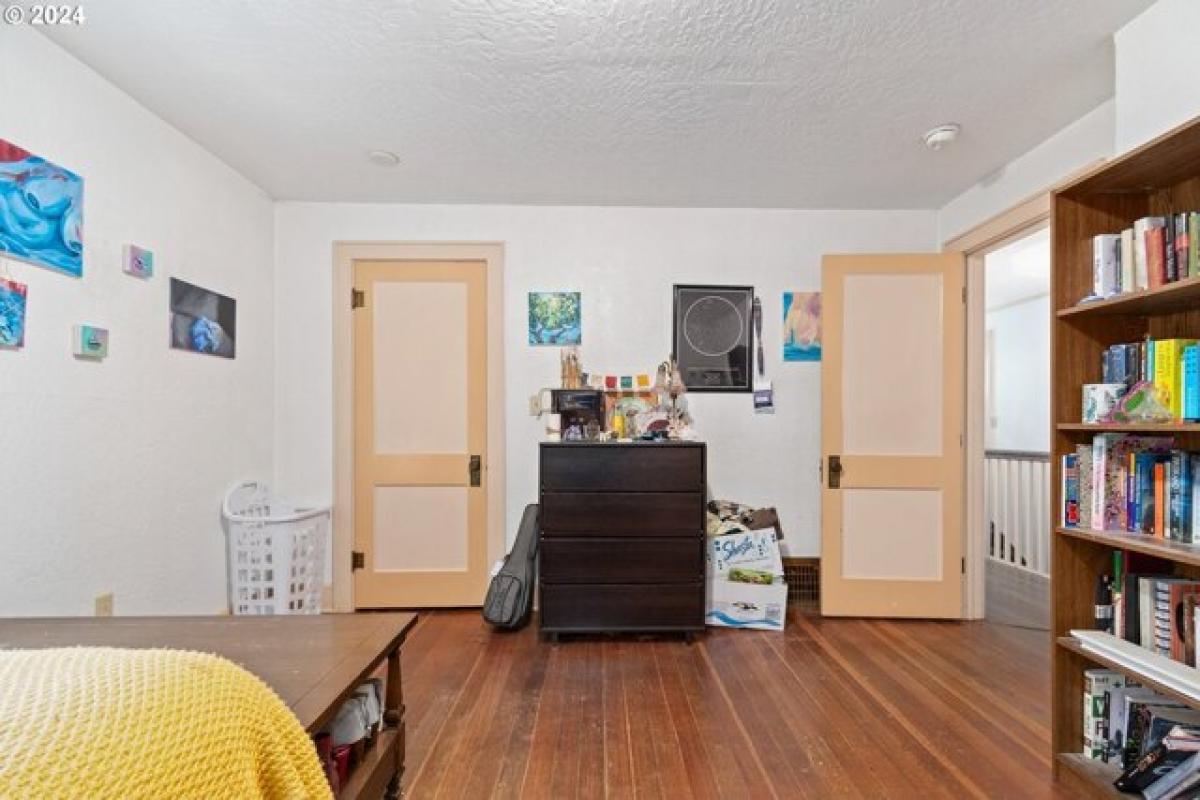 Picture of Home For Sale in Eugene, Oregon, United States