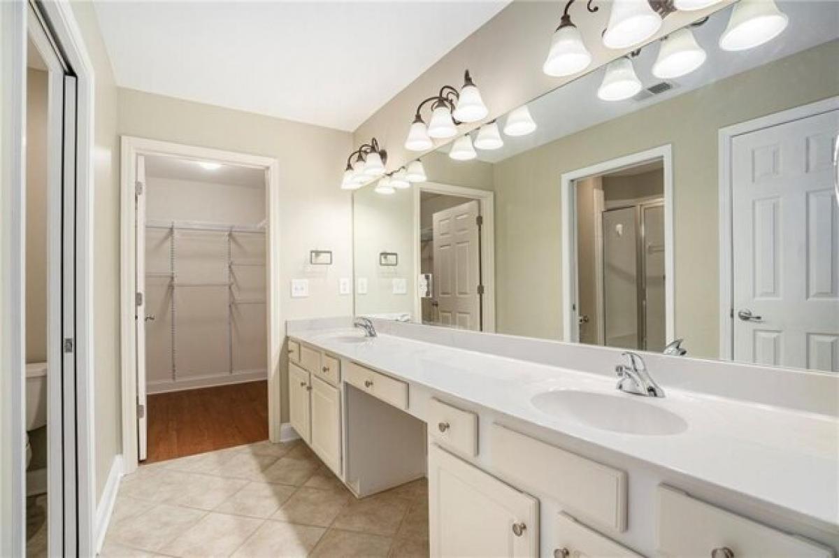 Picture of Home For Sale in Kennesaw, Georgia, United States