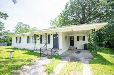 Home For Sale in Waycross, Georgia