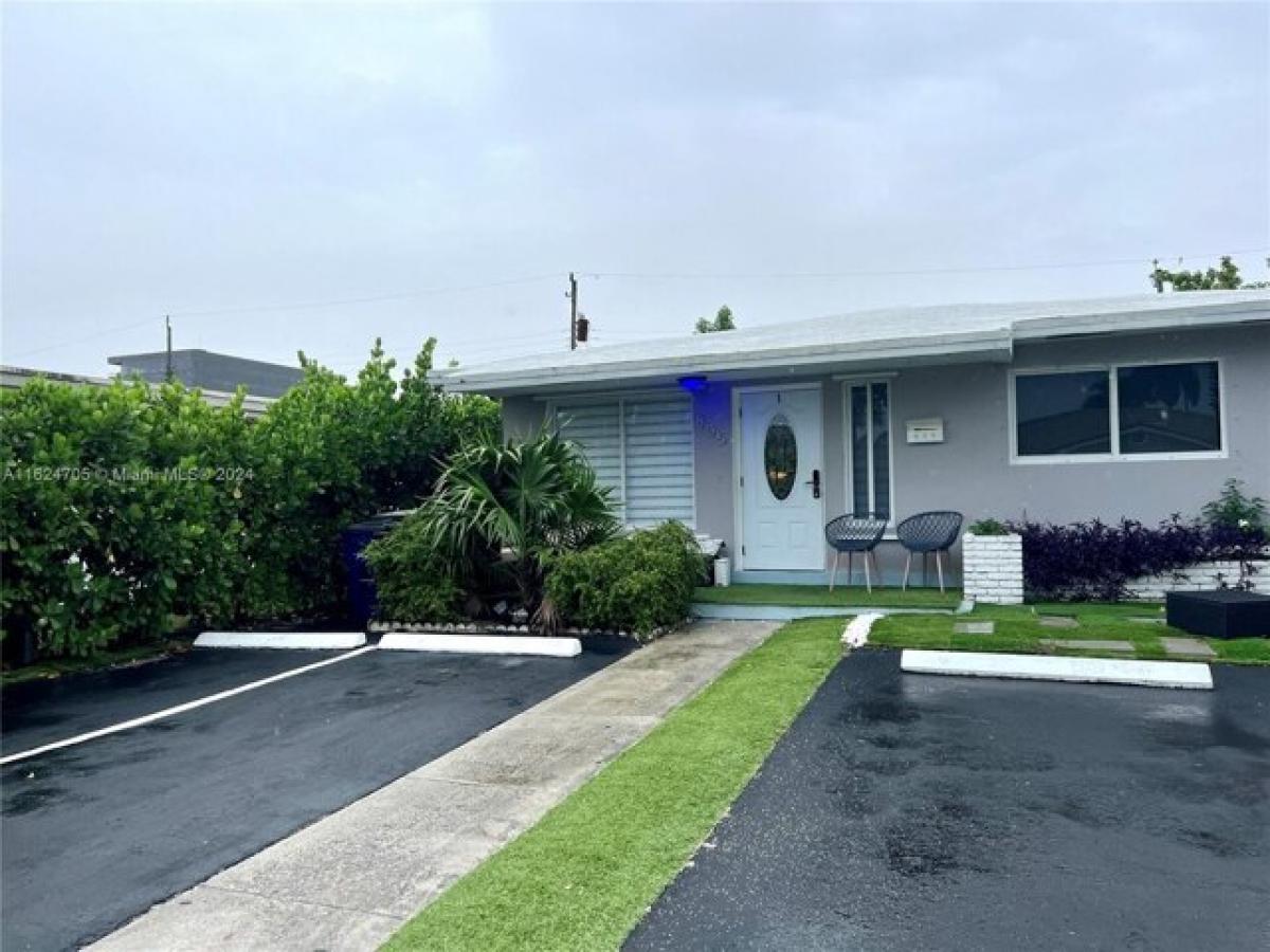 Picture of Home For Sale in Hallandale Beach, Florida, United States