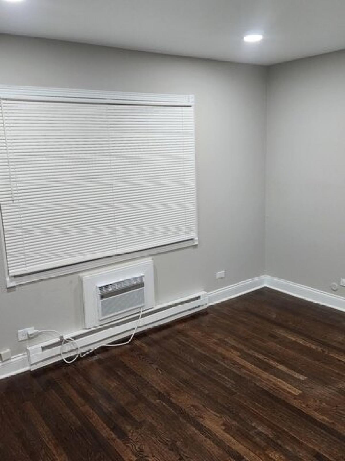 Picture of Home For Sale in Oak Park, Illinois, United States