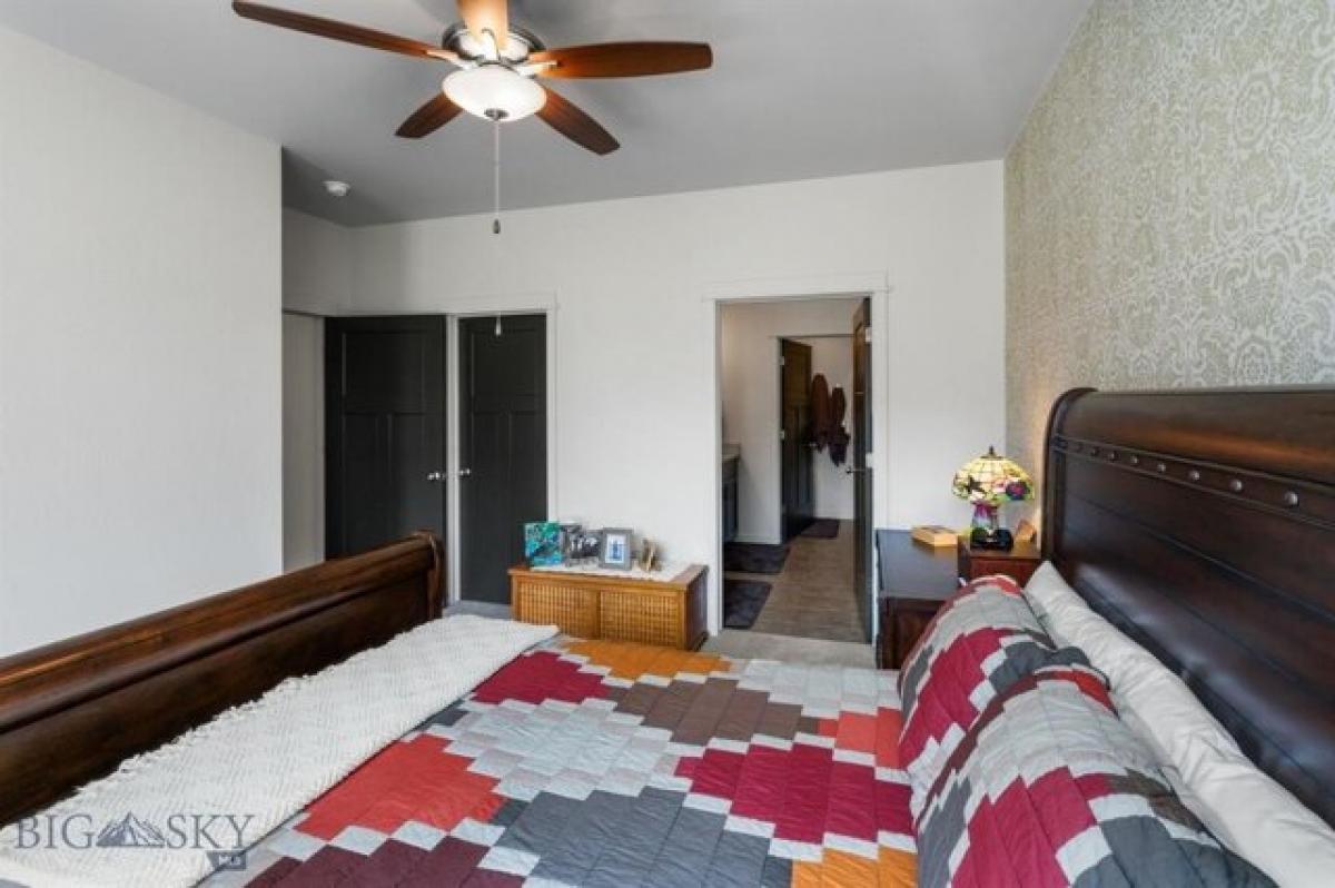 Picture of Home For Sale in Bozeman, Montana, United States