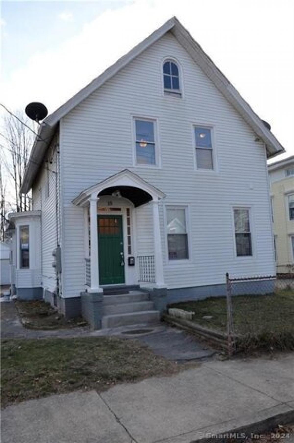 Picture of Home For Sale in Norwich, Connecticut, United States