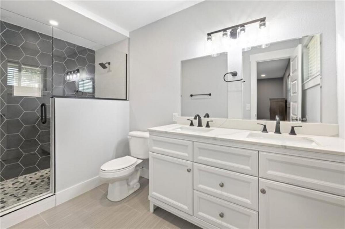 Picture of Home For Sale in Springdale, Arkansas, United States