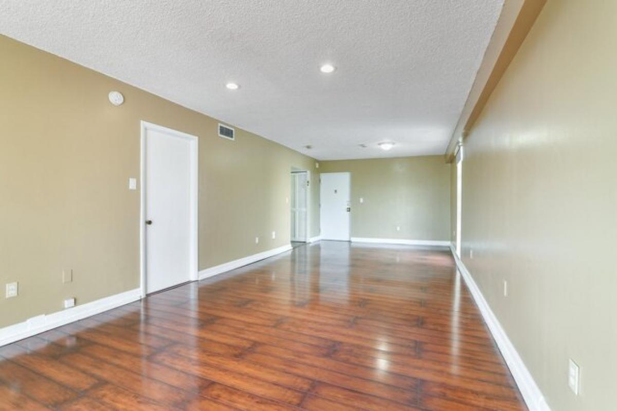 Picture of Home For Sale in North Miami Beach, Florida, United States