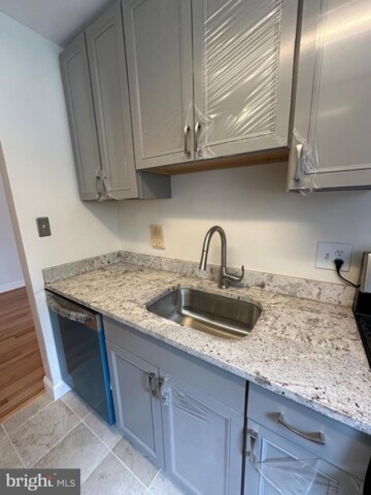 Picture of Home For Sale in Falls Church, Virginia, United States