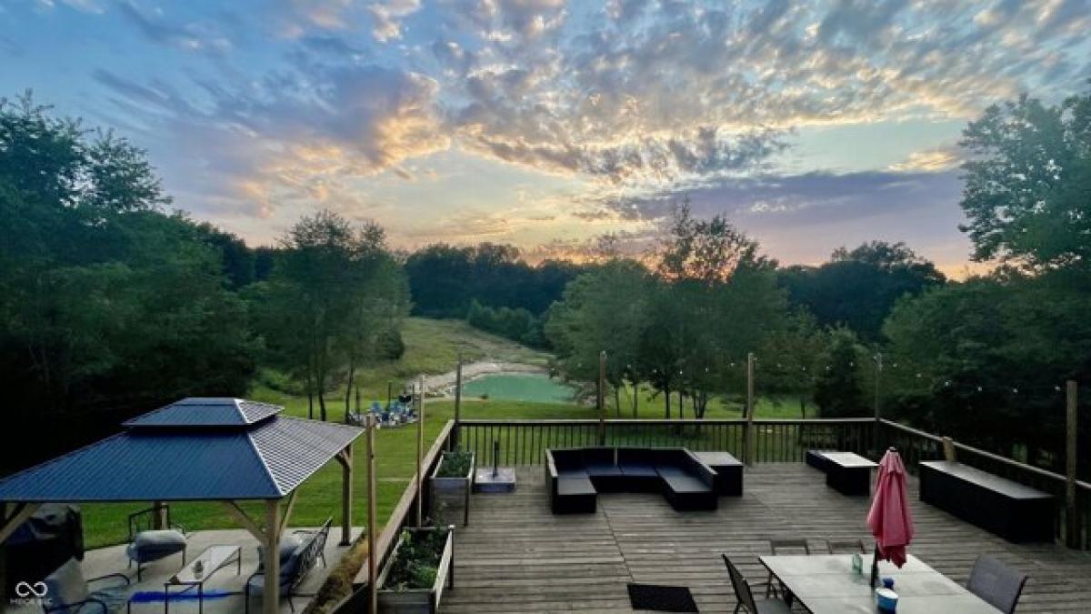 Picture of Home For Sale in Columbus, Indiana, United States