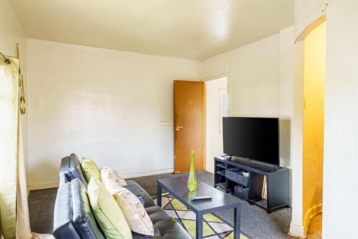 Picture of Home For Sale in Hammond, Indiana, United States