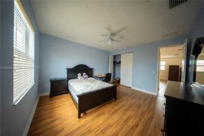 Home For Sale in Cooper City, Florida