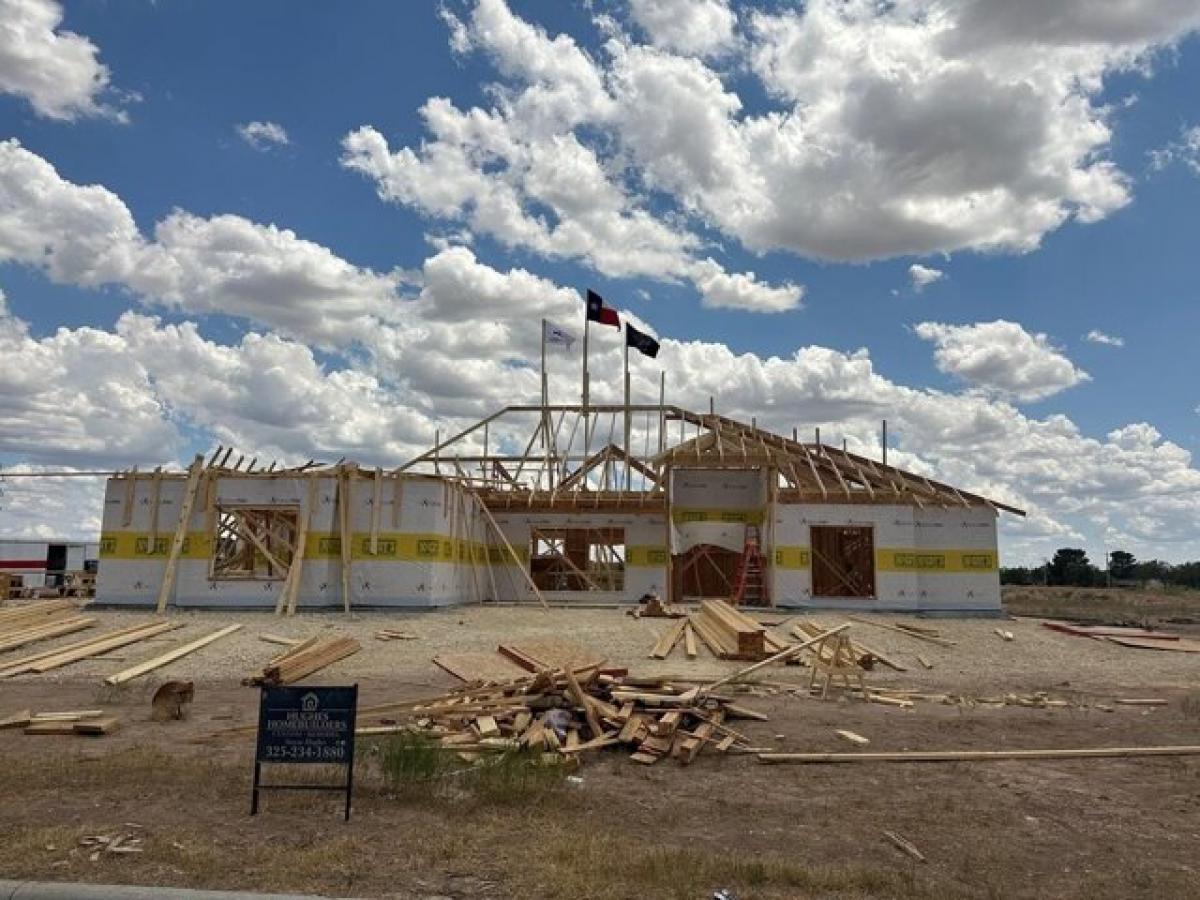 Picture of Home For Sale in San Angelo, Texas, United States