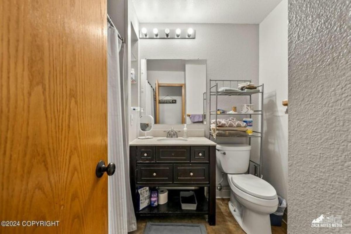 Picture of Home For Sale in Anchorage, Alaska, United States