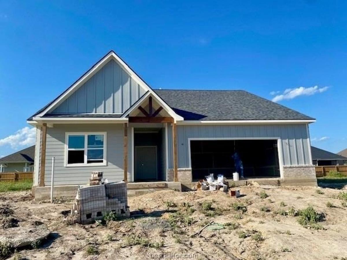 Picture of Home For Sale in Bryan, Texas, United States