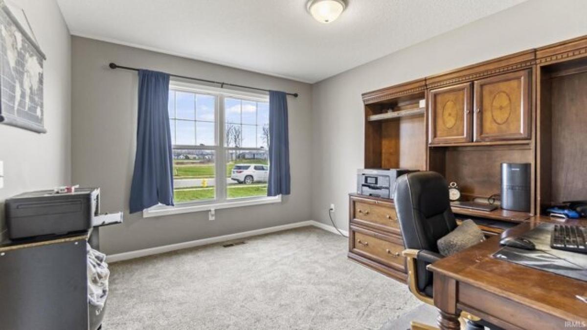 Picture of Home For Sale in Fort Wayne, Indiana, United States