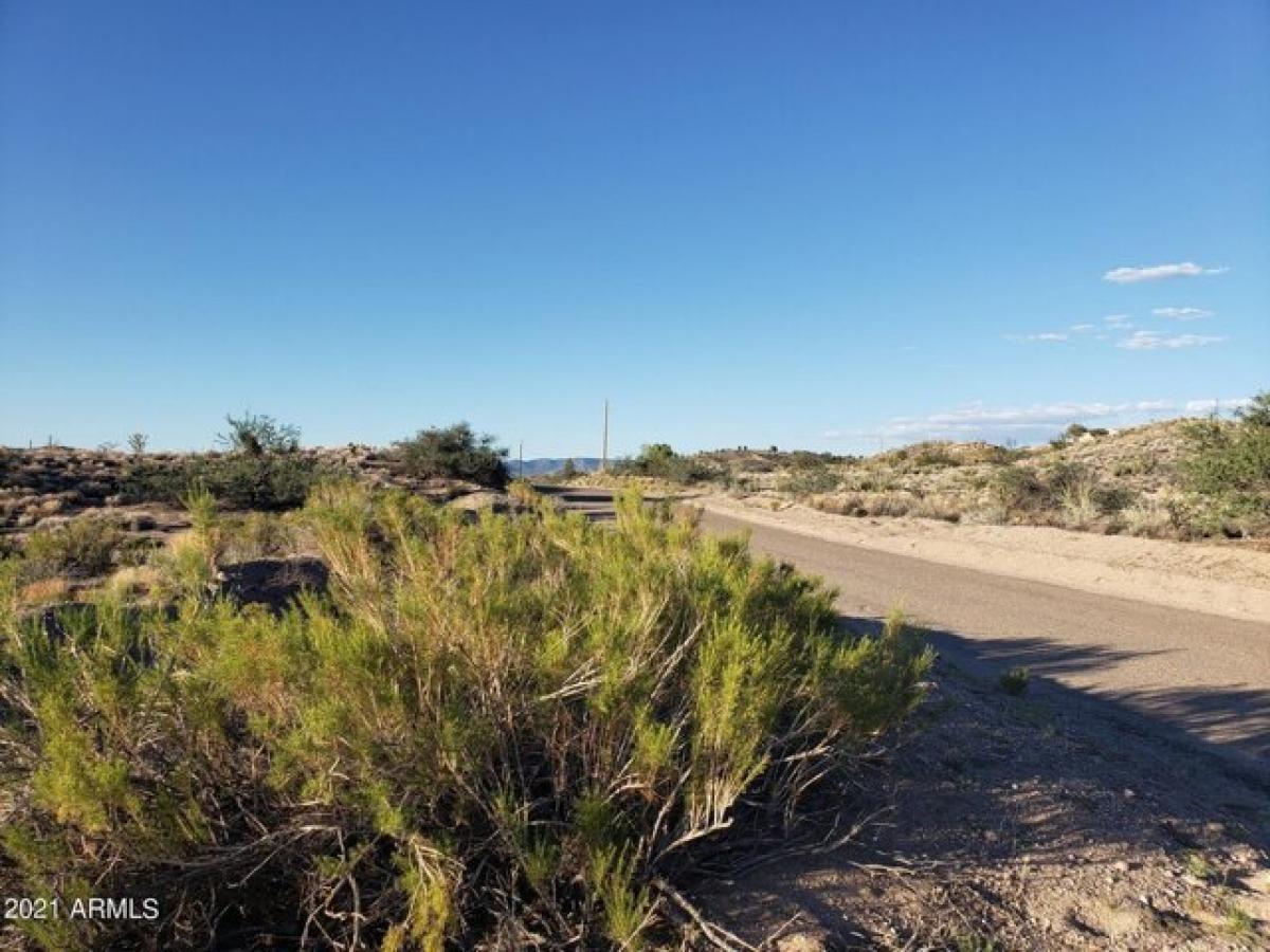 Picture of Residential Land For Sale in Kingman, Arizona, United States