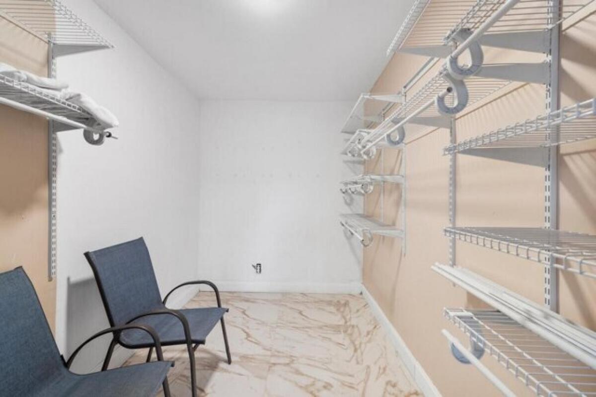 Picture of Home For Sale in Lantana, Florida, United States