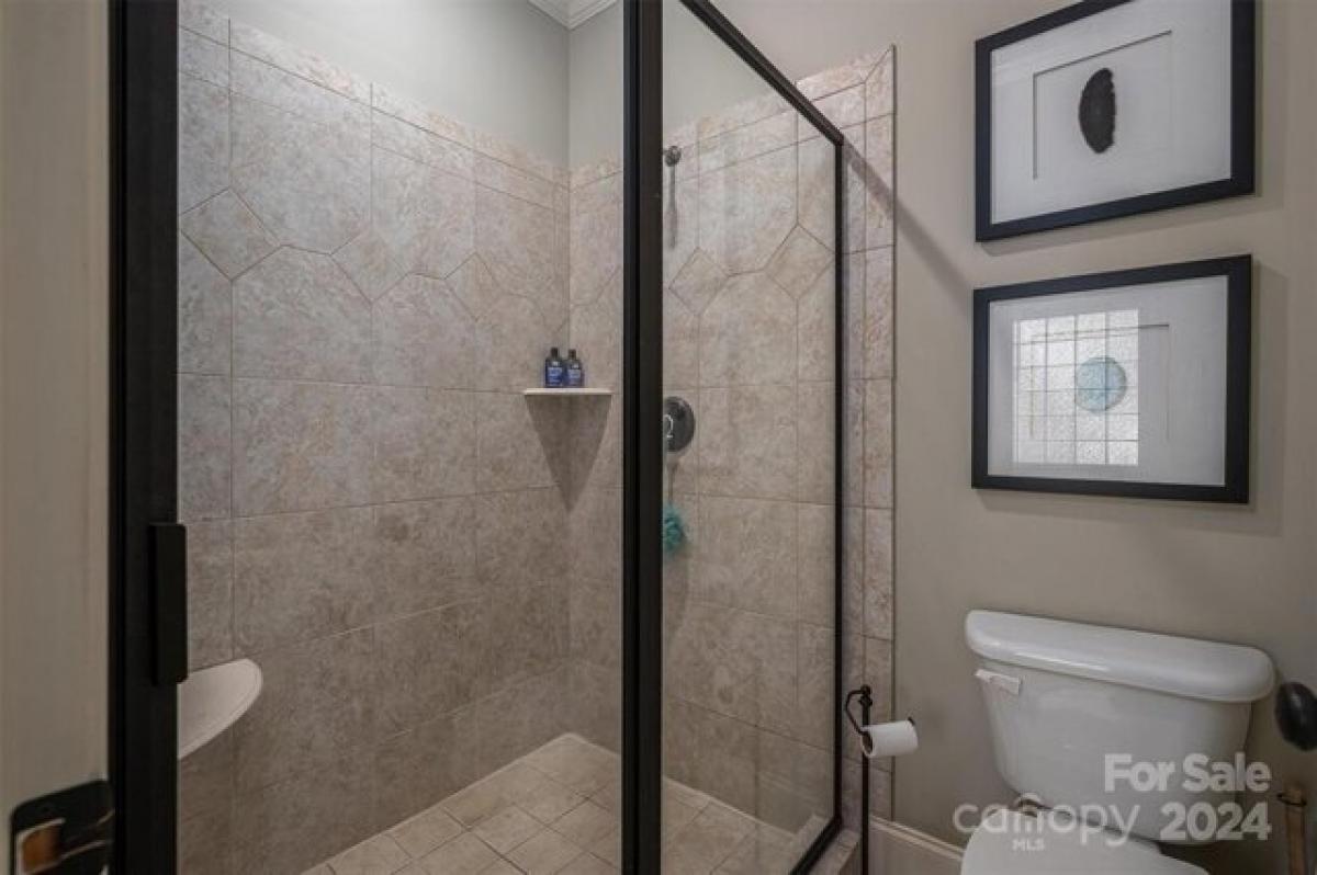 Picture of Home For Sale in Gastonia, North Carolina, United States