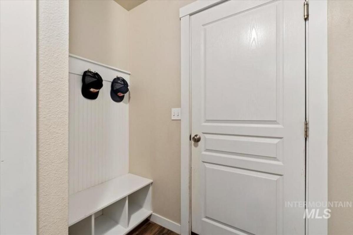 Picture of Home For Sale in Mountain Home, Idaho, United States