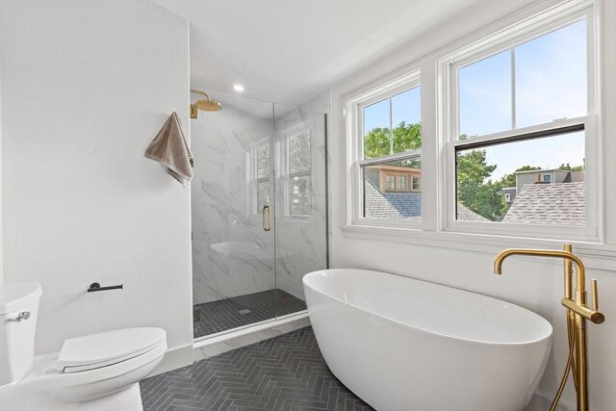 Picture of Home For Sale in Cambridge, Massachusetts, United States