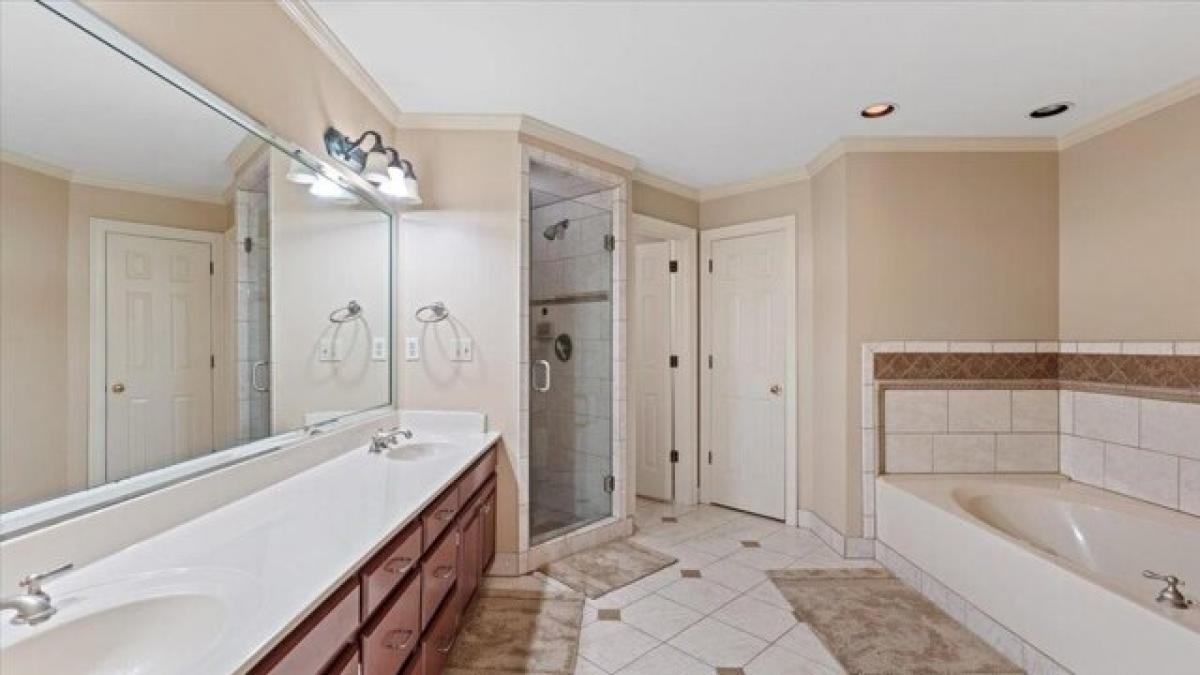 Picture of Home For Sale in Germantown, Tennessee, United States