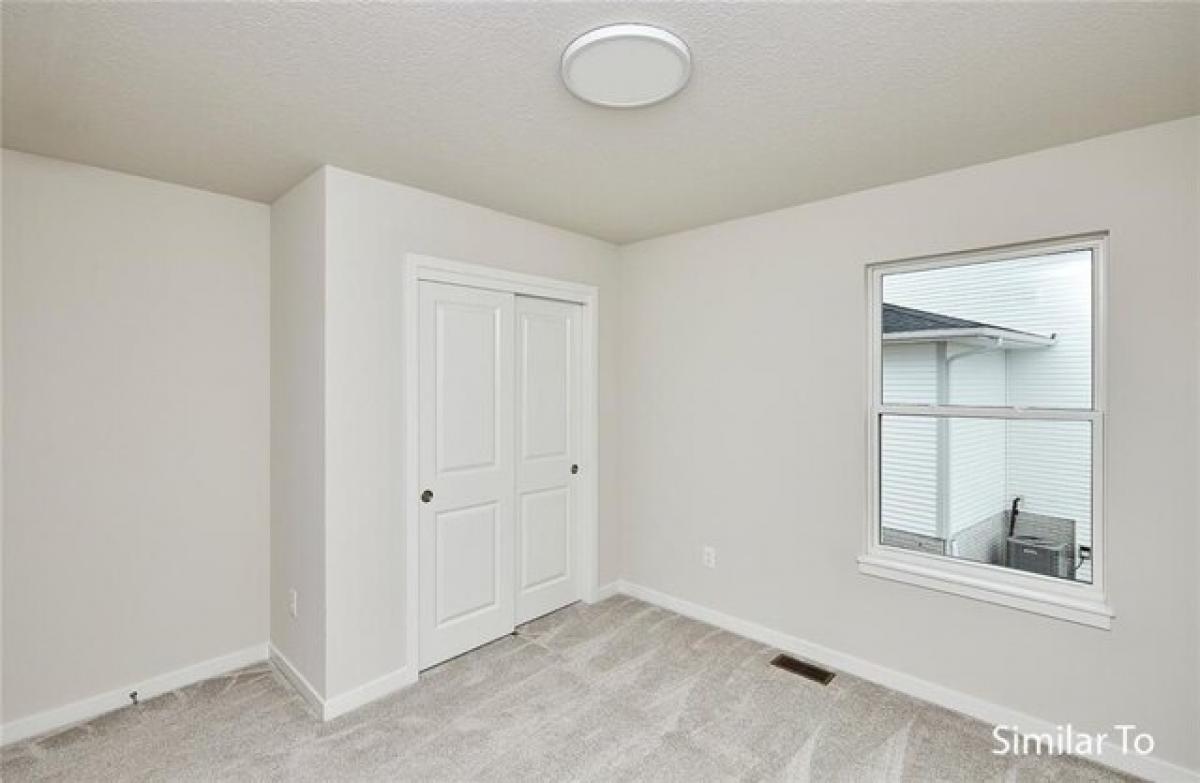 Picture of Home For Sale in West Des Moines, Iowa, United States