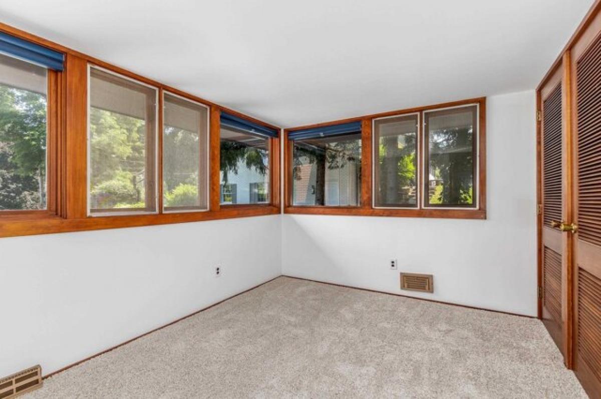 Picture of Home For Sale in Dubuque, Iowa, United States