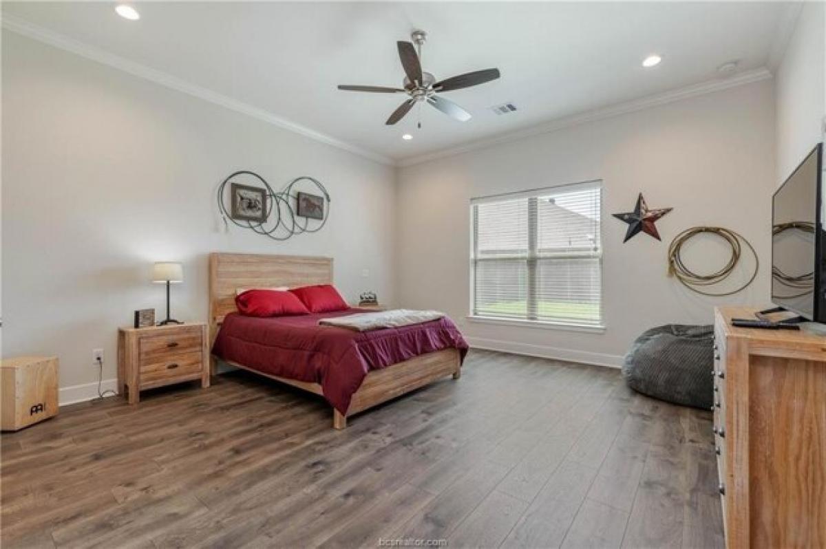 Picture of Home For Sale in Bryan, Texas, United States